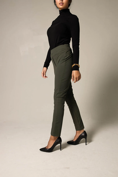 Effortless Comfort Skinny Pants: Urban Style Essential