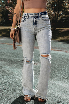 Distressed Flared Jeans: Your Retro Vibes Sorted!