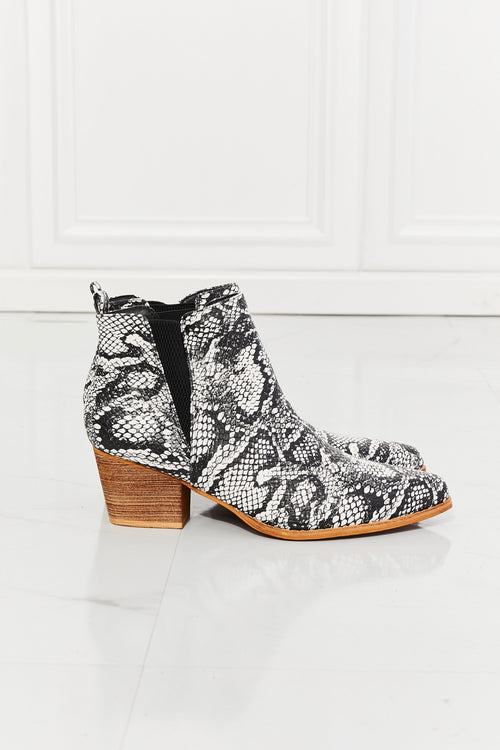 MMShoes: Snakeskin Glamour - Luxe Bootie