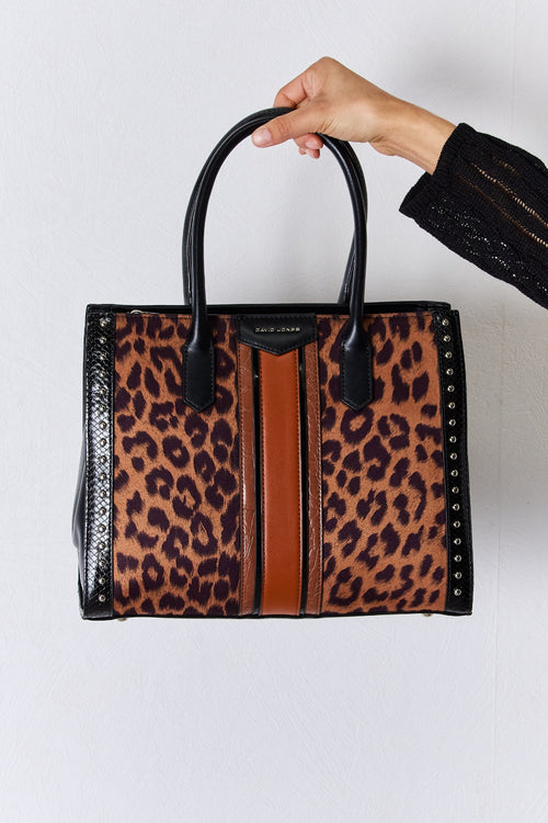 Leopard Elegance: A Sophisticated Fashion Triumph!