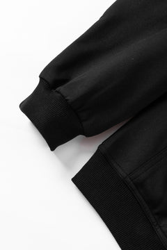 Stay Stylish & Comfortable: Black Pockets Jacket!