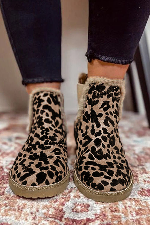 Leopard Luxe Chelsea Boots: Opulent Elegance