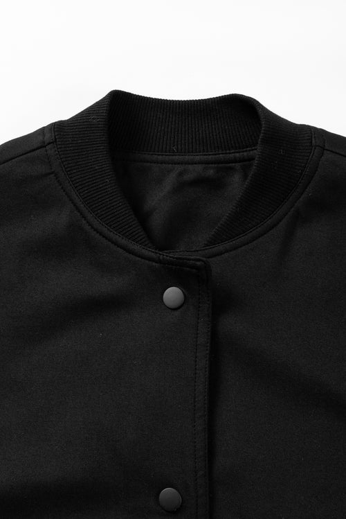 Stay Stylish & Comfortable: Black Pockets Jacket!