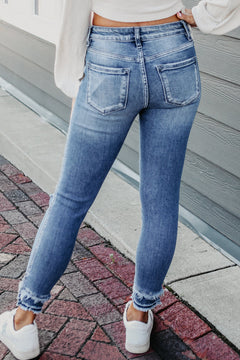 Light Blue Distressed Frayed Skinny Jeans: Retro-Chic Must-have!