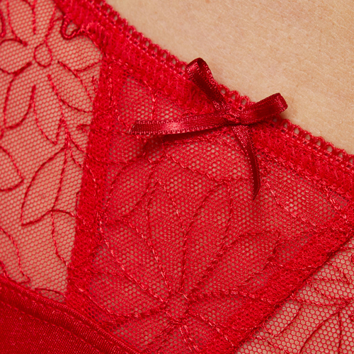 Red Romance Lace Bikini: Graceful Elegance 🌹💕