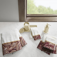 The Opulent Aubrey Luxe Towel Set