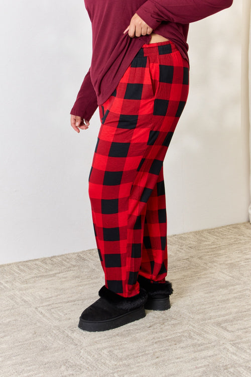 Plaid Paradise Pajama: Cozy Charm Ensemble 🌟