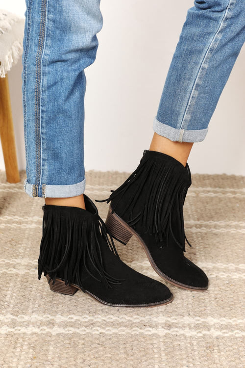 Luxe Fringe Elegance: Exquisite Cowgirl Boots