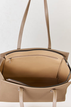 Eco-Friendly Elegance: Sustainable Tote for Work.