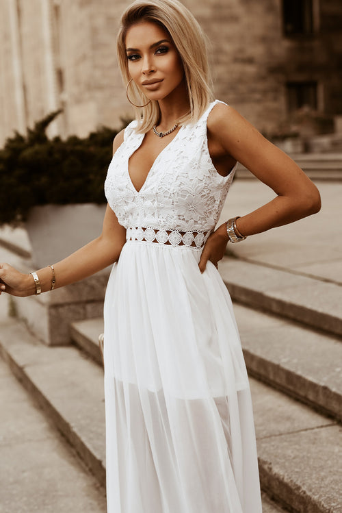 Elegant V-Neck Lace Dress: Timeless Beauty