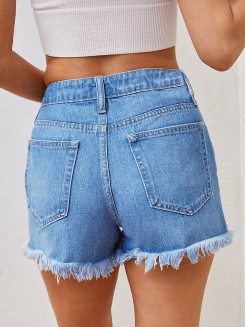 Effortlessly cool denim shorts for your summer! 🌞