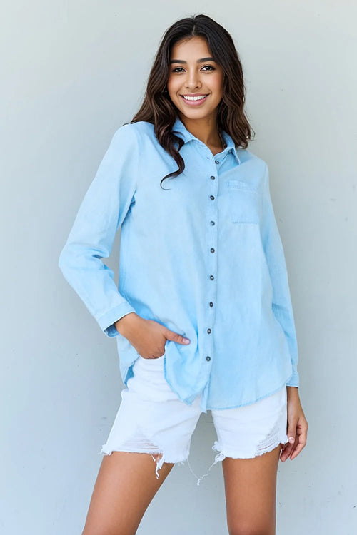 Light Blue Denim Button Down: Casual Chic!