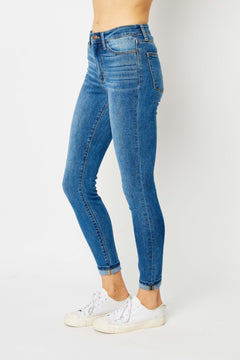 Cuffed Hem Skinny Jeans: Your Chic Must-Have! 🌟