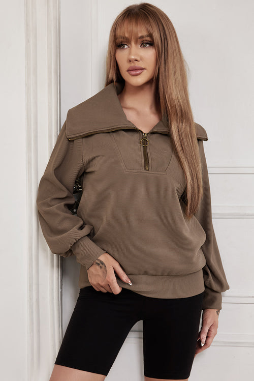 Cozy Quarter Zip Sweatshirt: Stay comfy, look stylish!