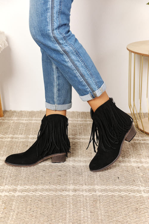 Luxe Fringe Elegance: Exquisite Cowgirl Boots