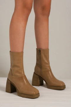 Regal Elegance: Luxury Chunky Heel Boots