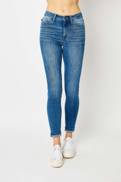 Cuffed Hem Skinny Jeans: Your Chic Must-Have! 🌟