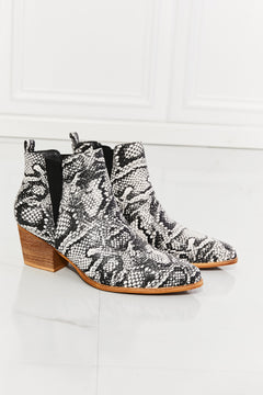 MMShoes: Snakeskin Glamour - Luxe Bootie