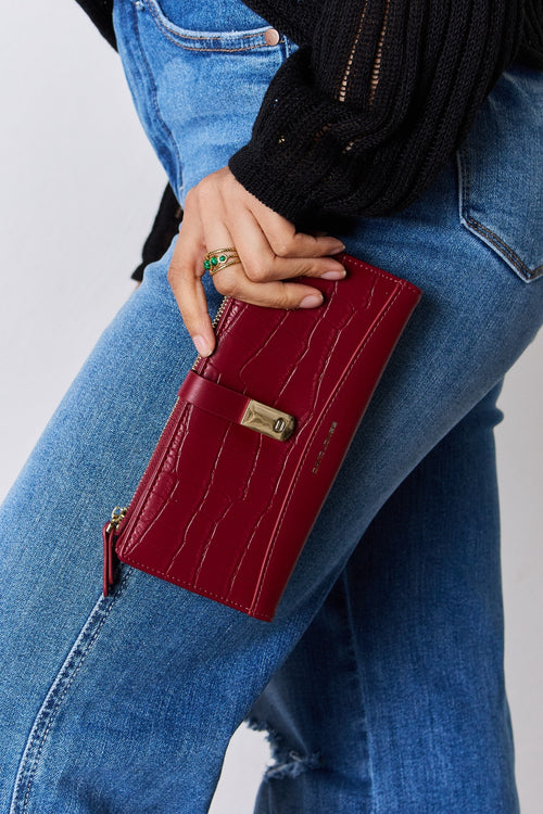 The Posh Textured Faux Leather Billfold