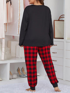 Enchanted Plaid Romance: Plus Size Dreams 🌙