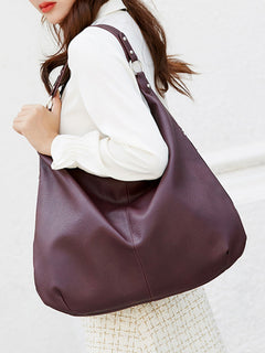 Retro Elegance Tote: A Timeless Style Awaits!