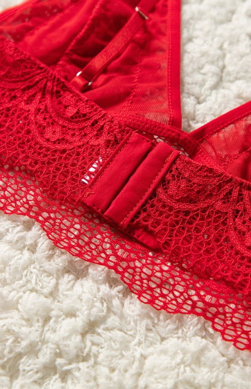 Seductive Lace Set: Embrace Elegance & Romance. 💖