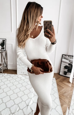 Luxurious Solid Long Sleeve Dress for AllOccasions