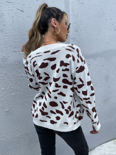 Stay Stylish and Snug in Leopard Chic! 🐆