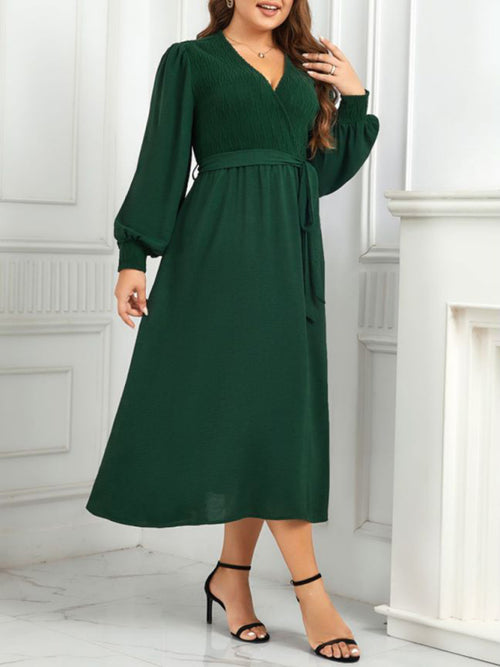 Enchanted Green Elegance: V-Neck Dress 💚🌿
