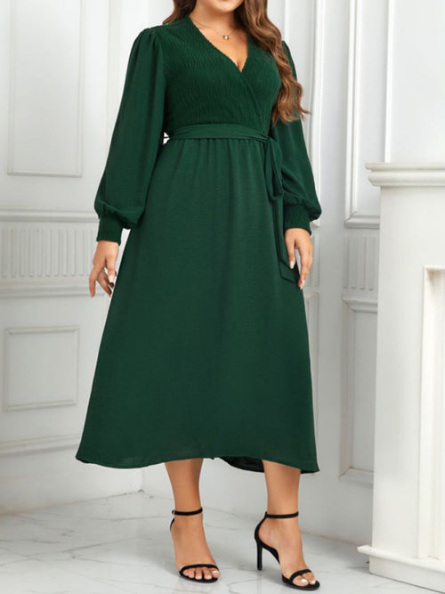 Enchanted Green Elegance: V-Neck Dress 💚🌿