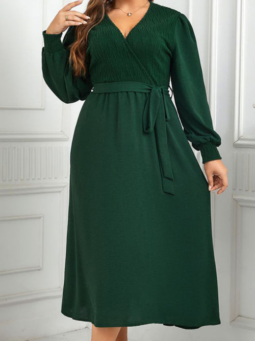 Enchanted Green Elegance: V-Neck Dress 💚🌿