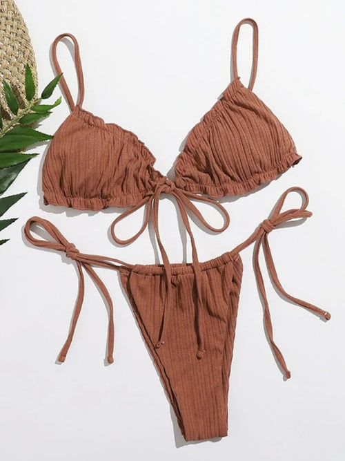 Rose Romance Bikini: Embrace Elegance 🌹