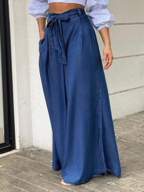 Strappy Denim Maxi: Curve-hugging Style Champion 🌟