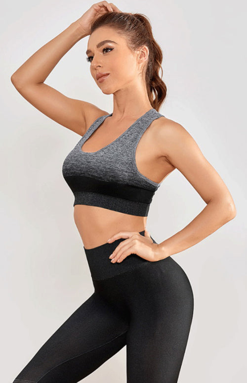 Seamless Stylish Yoga Set: Boost Your Confidence